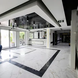 Aparthotel Kontrast ****